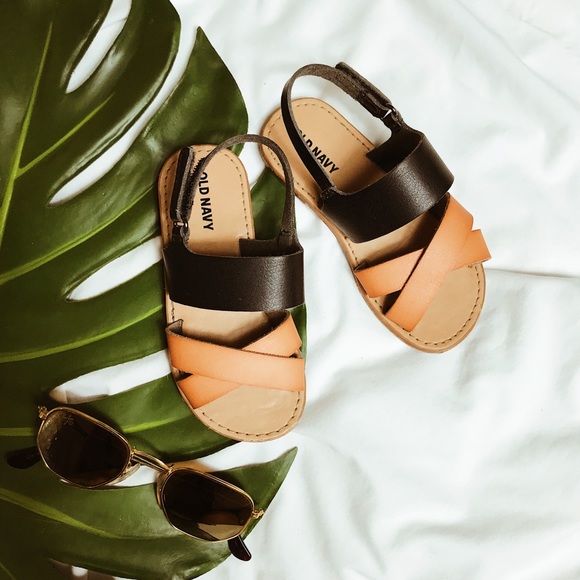 Old Navy Toddler Vegan Leather Sandal - Picture 2 of 4